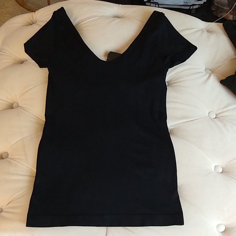Bebe BLACK double V-neck M/L